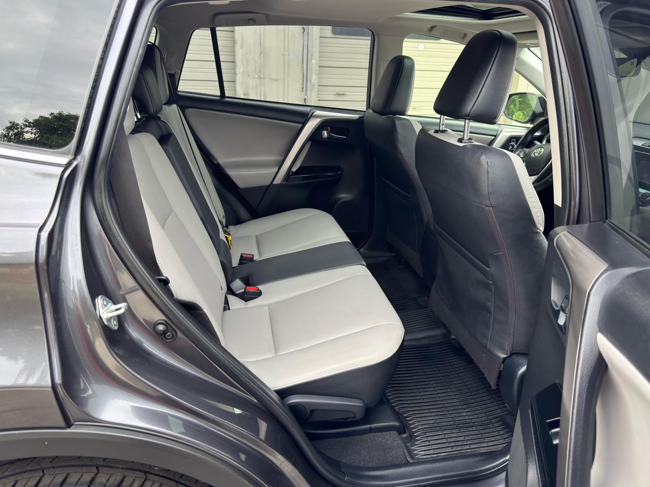 Toyota RAV4  2018