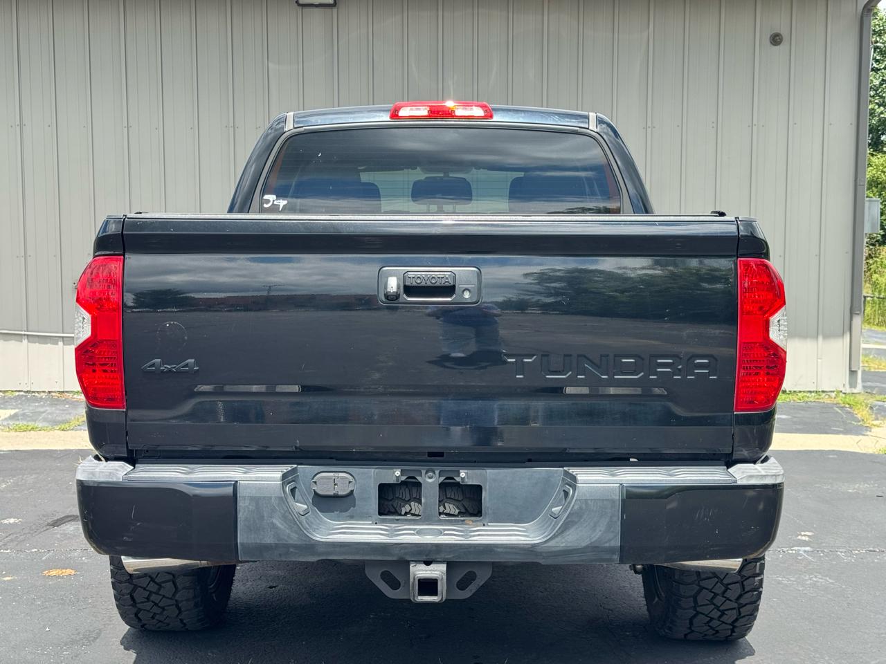 Toyota Tundra 4WD Truck  2015