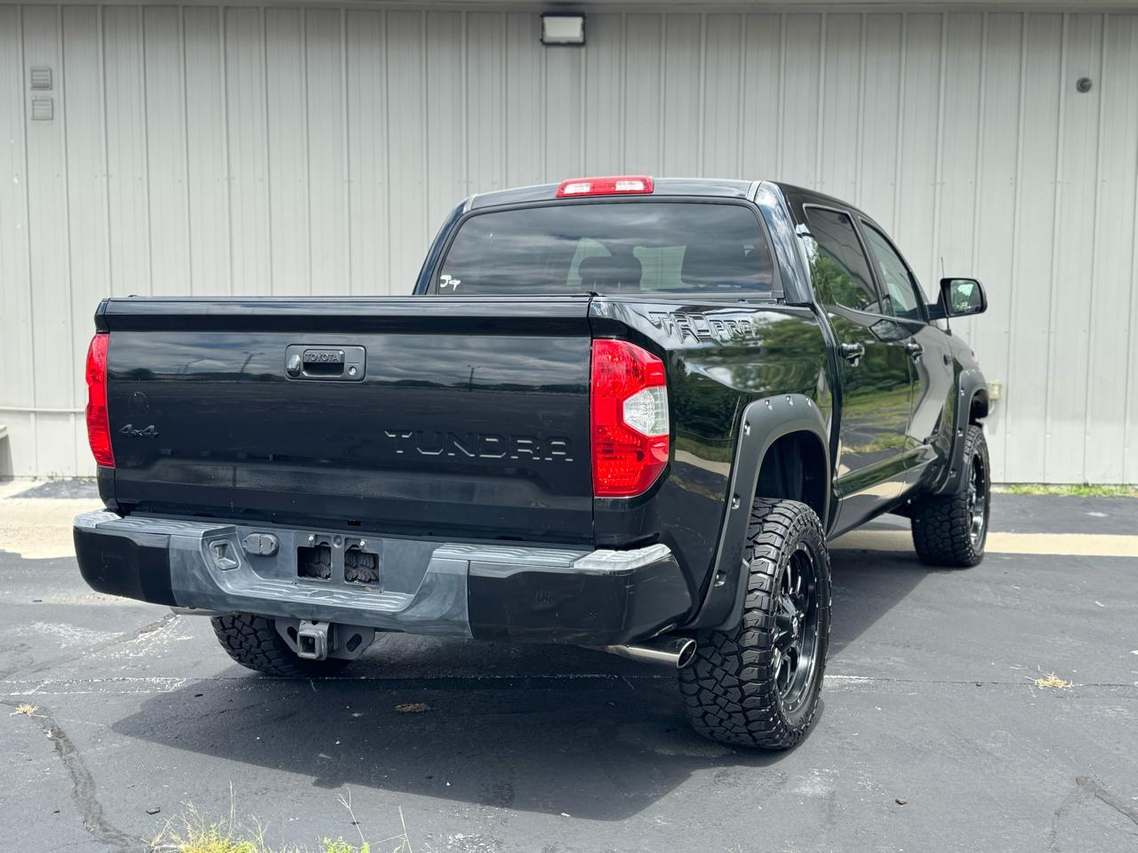 Toyota Tundra 4WD Truck  2015