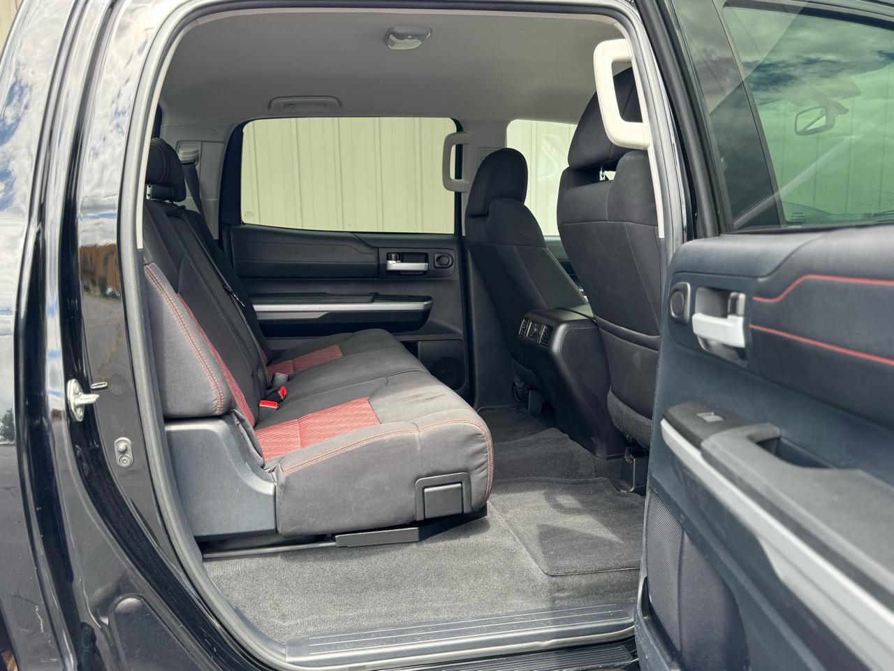 Toyota Tundra 4WD Truck  2015