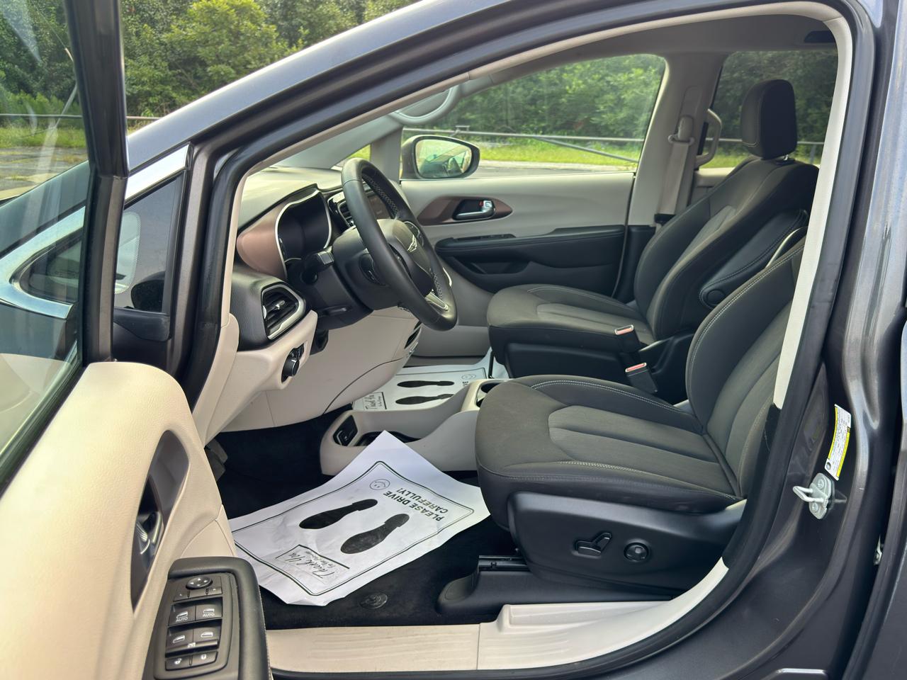 Chrysler Voyager  2023