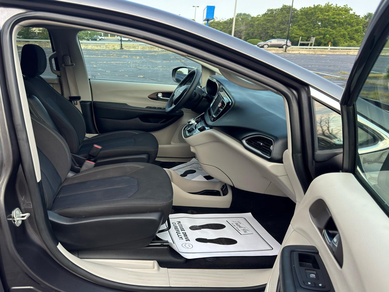 Chrysler Voyager  2023