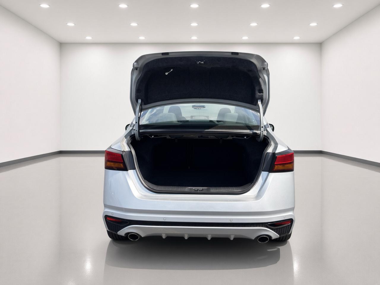 Nissan Altima  2023