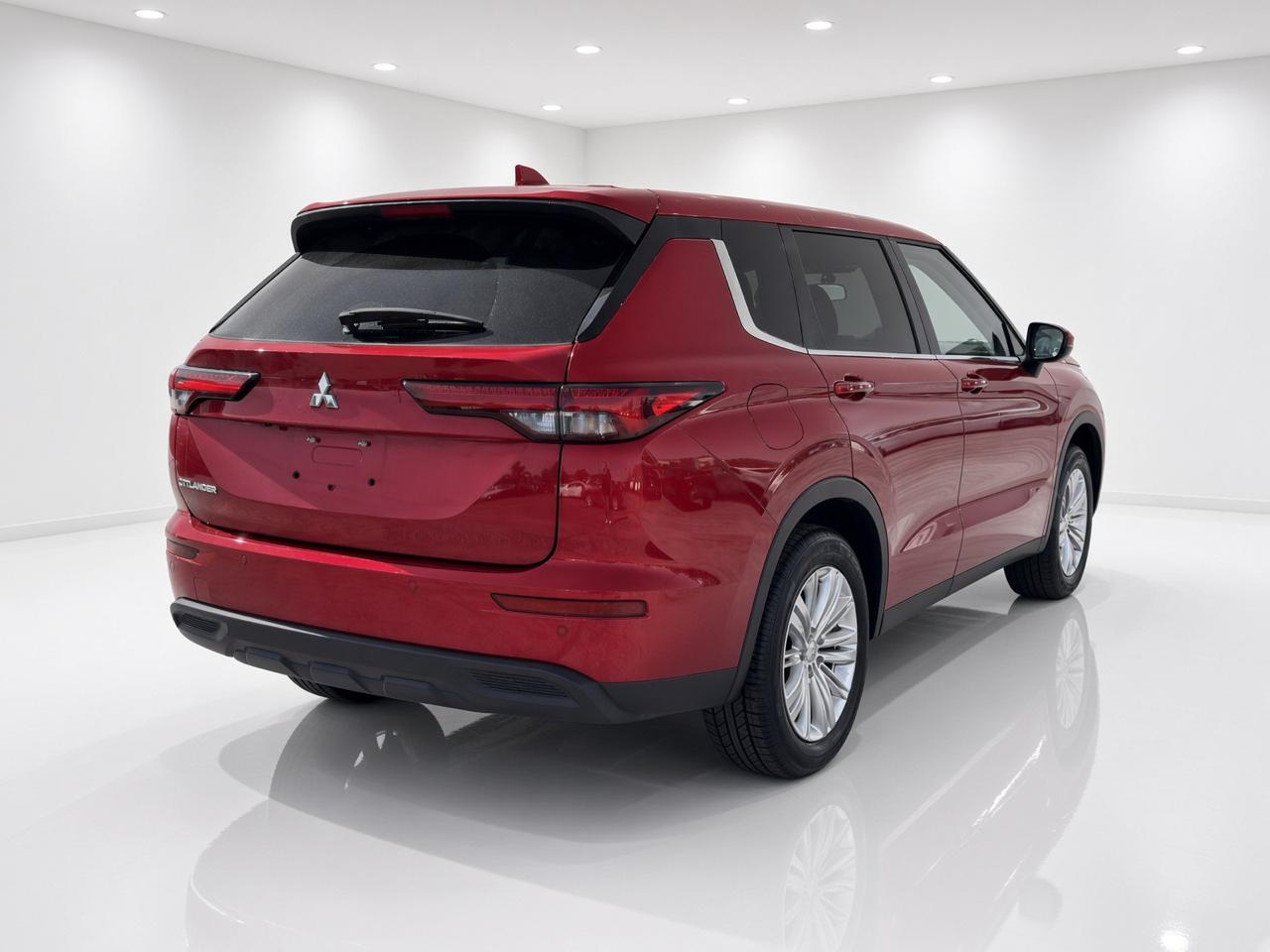 Mitsubishi Outlander  2024