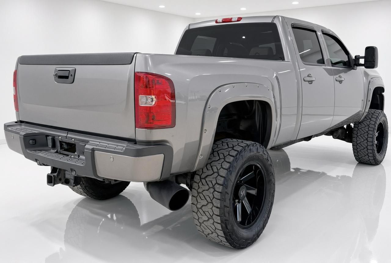 Chevrolet Silverado 2500HD 4WD Crew Cab 153.7" LTZ 2013