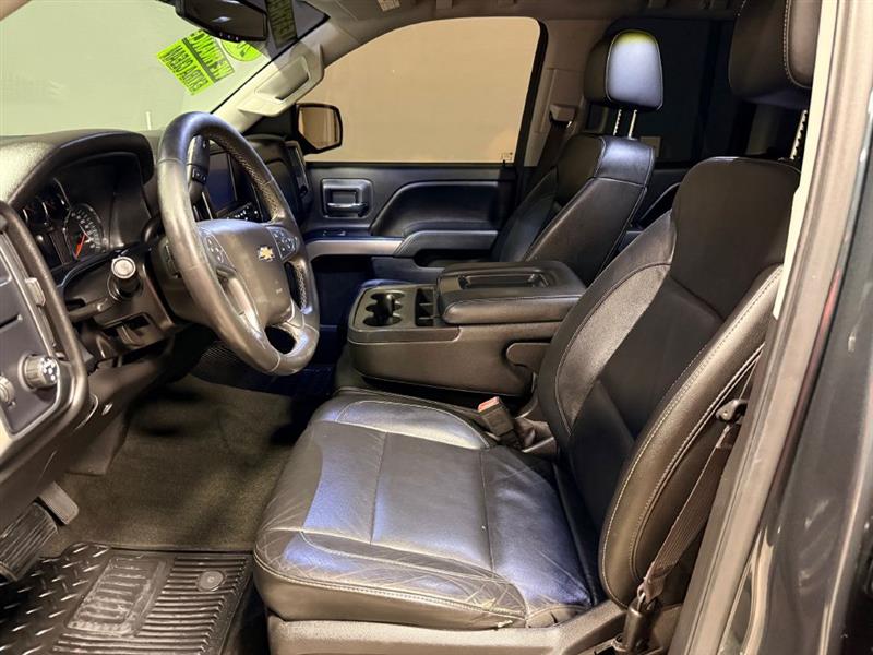 2017 Chevrolet Silverado 1500 LT photo 3