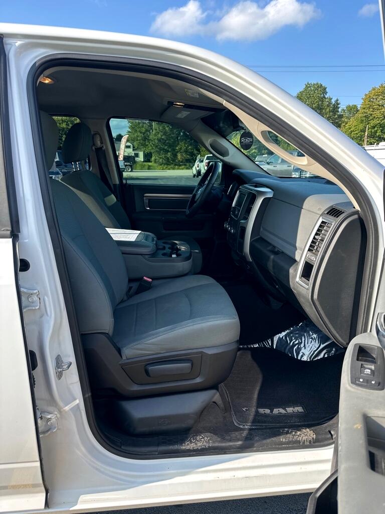 2015 Ram 1500 SLT photo 11