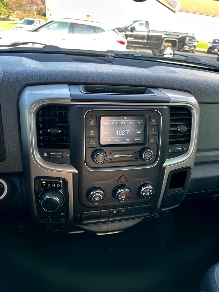 2015 Ram 1500 SLT photo 15