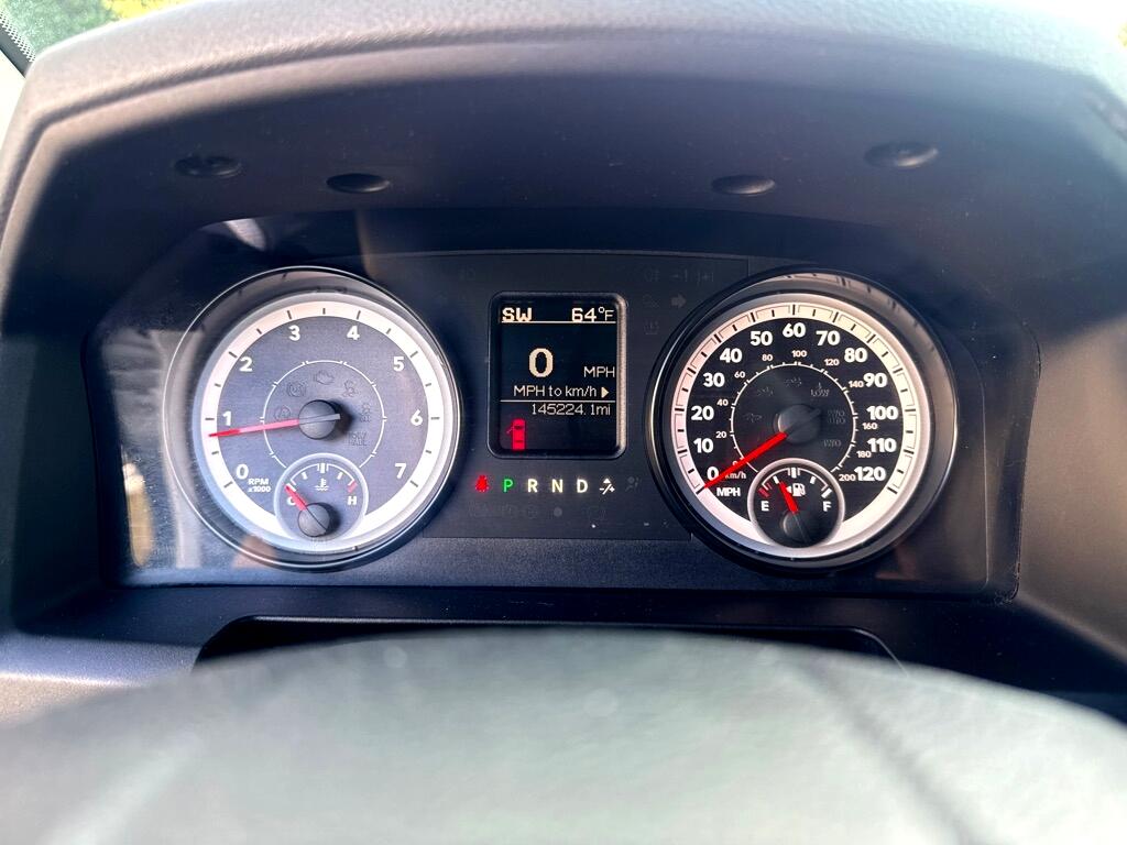 2015 Ram 1500 SLT photo 16
