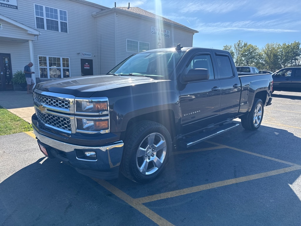 2015 Chevrolet Silverado 1500 LT photo 2