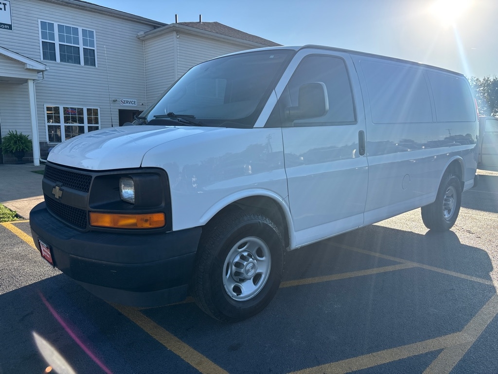 2017 Chevrolet Express 2500 Cargo photo 2