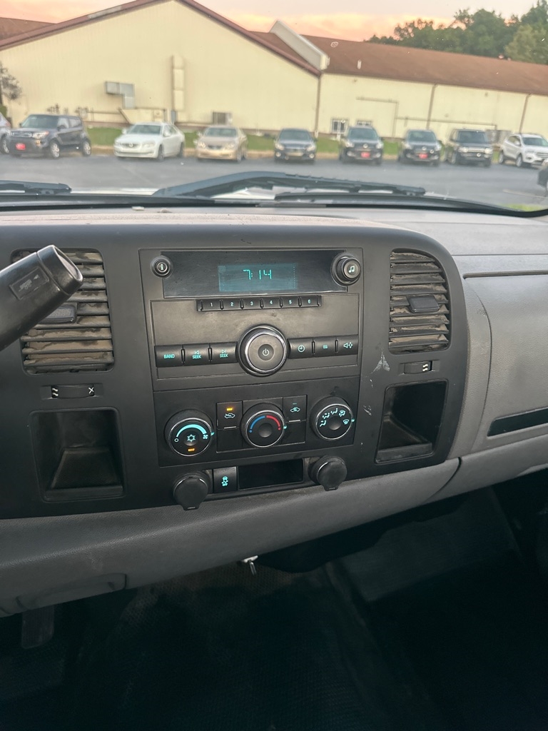 2013 Chevrolet Silverado Work Truck Base photo 12