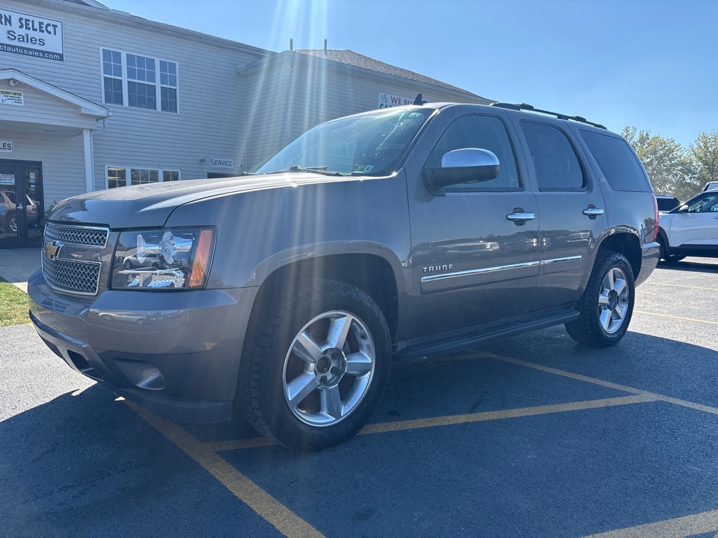 2013 Chevrolet Tahoe LTZ photo 2