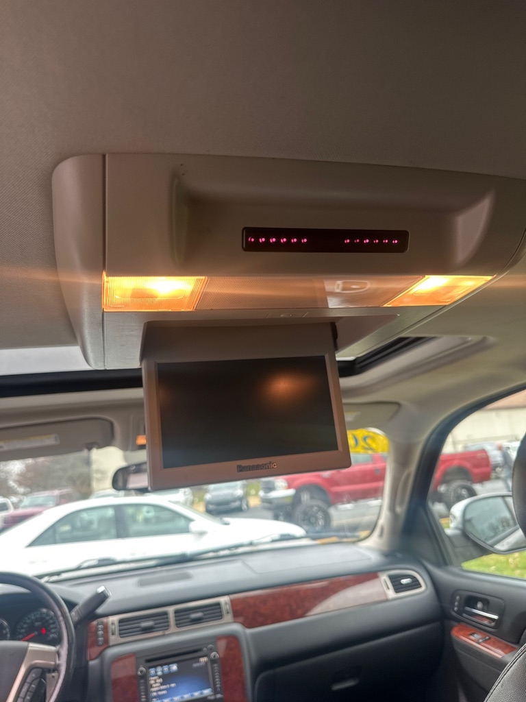 2013 Chevrolet Tahoe LTZ photo 2