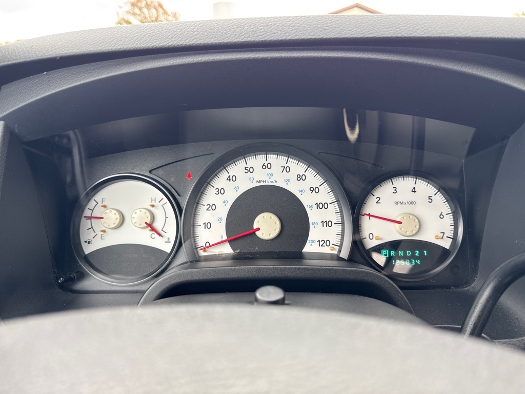 2010 Dodge Dakota SXT photo 2