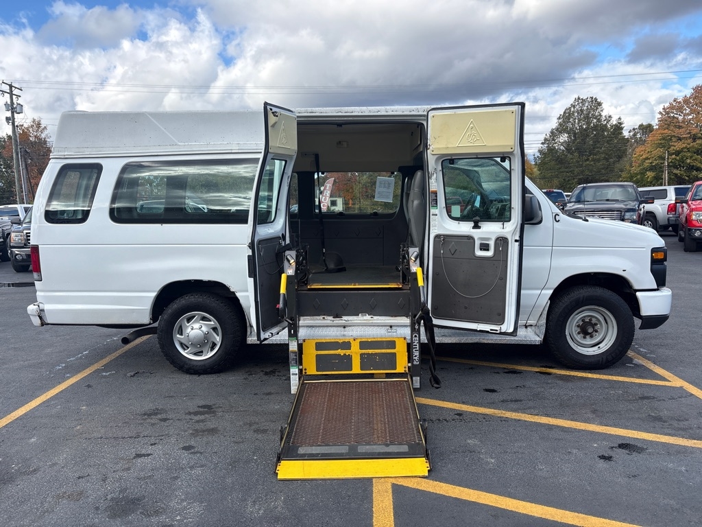 Ford Econoline  2013