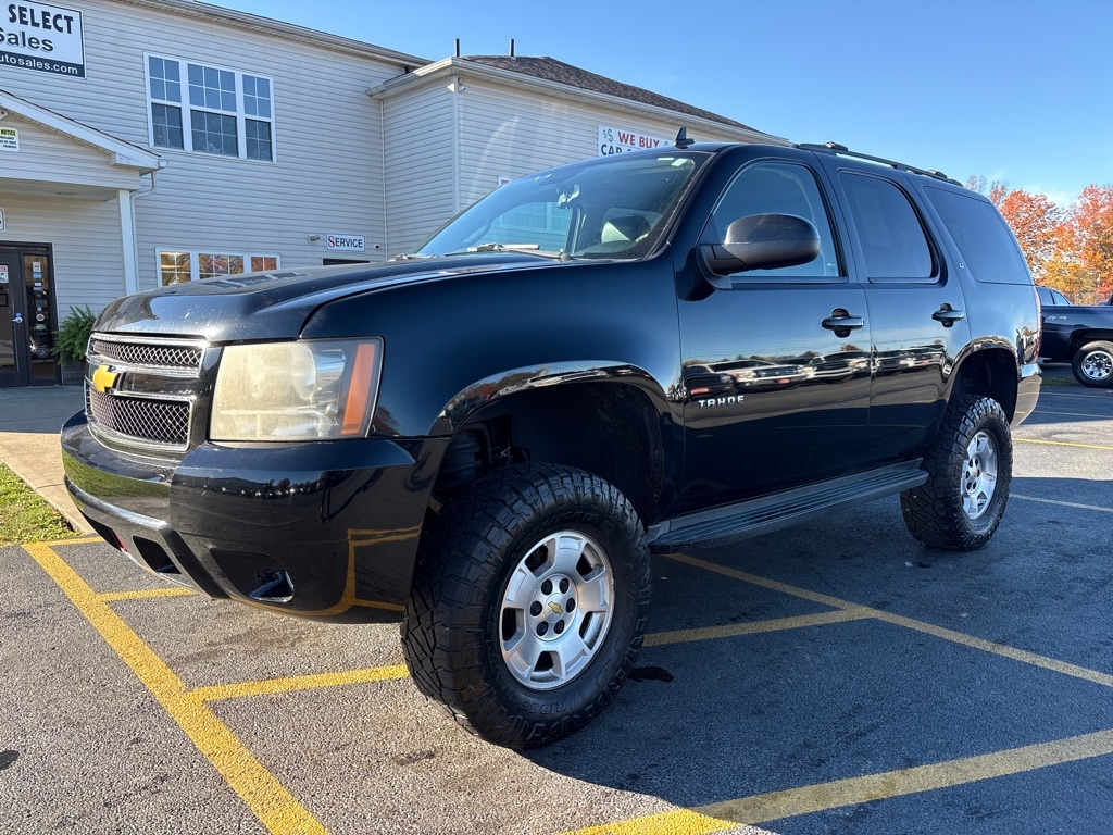 2013 Chevrolet Tahoe LT photo 2