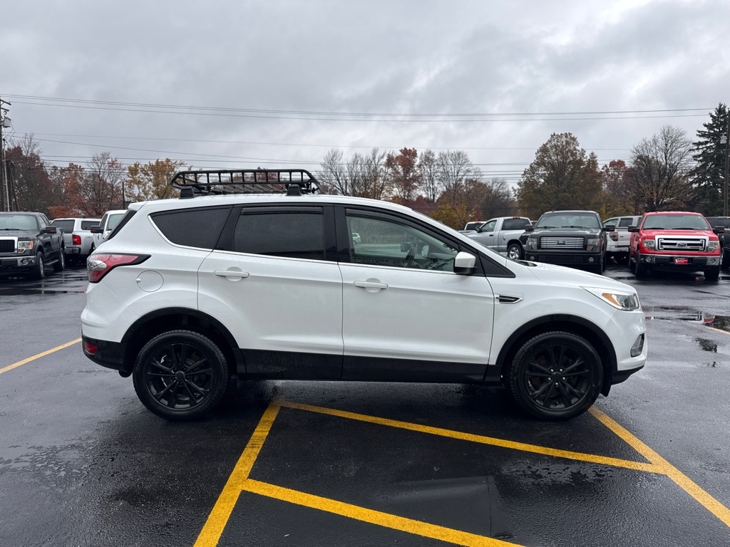 2017 Ford Escape SE photo 4