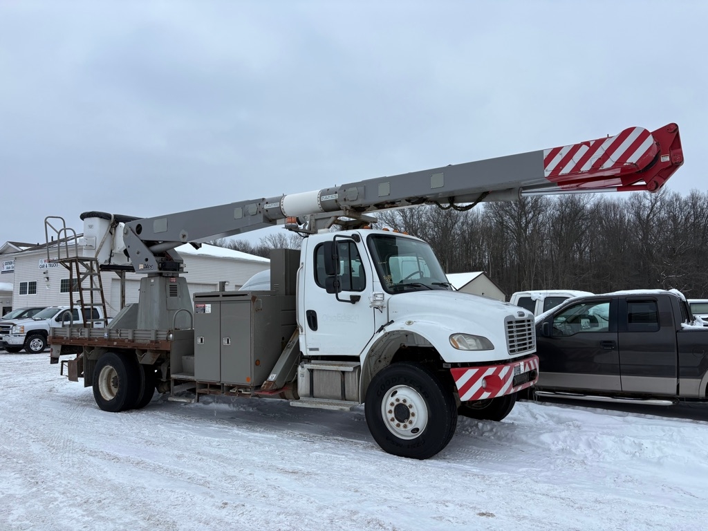 2007 Freightliner M2 106 AM900