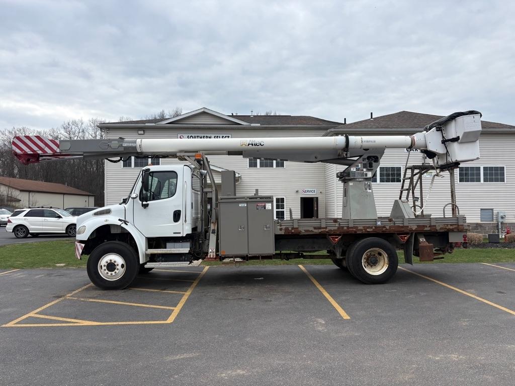 2007 Freightliner M2 106 AM900
