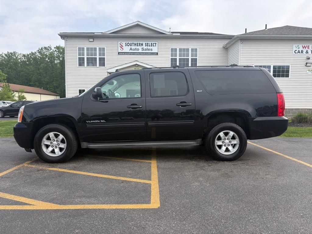2013 GMC Yukon 4WD 1/2 Ton SLT (4SA)'s photo