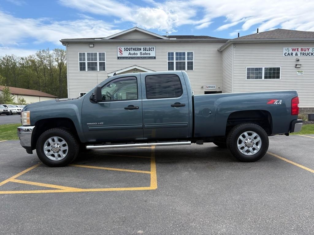 2011 Chevrolet Silverado HD LT 4WD Crew Cab SWB SRW's photo