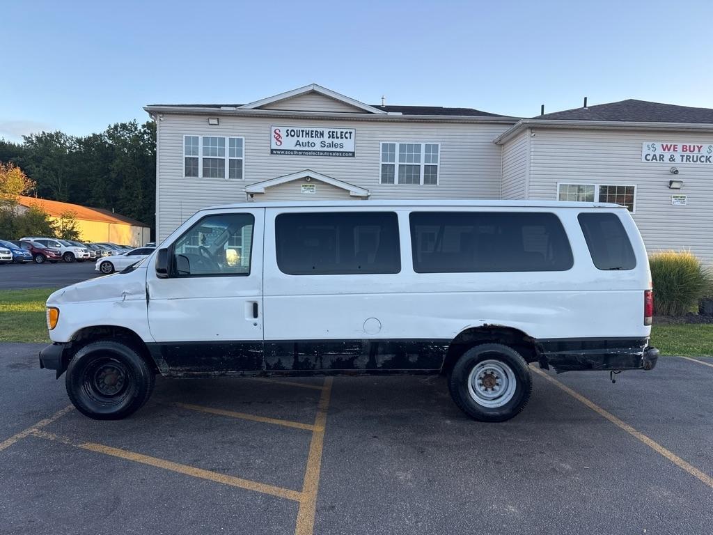 2003 Ford Econoline Wagon XL