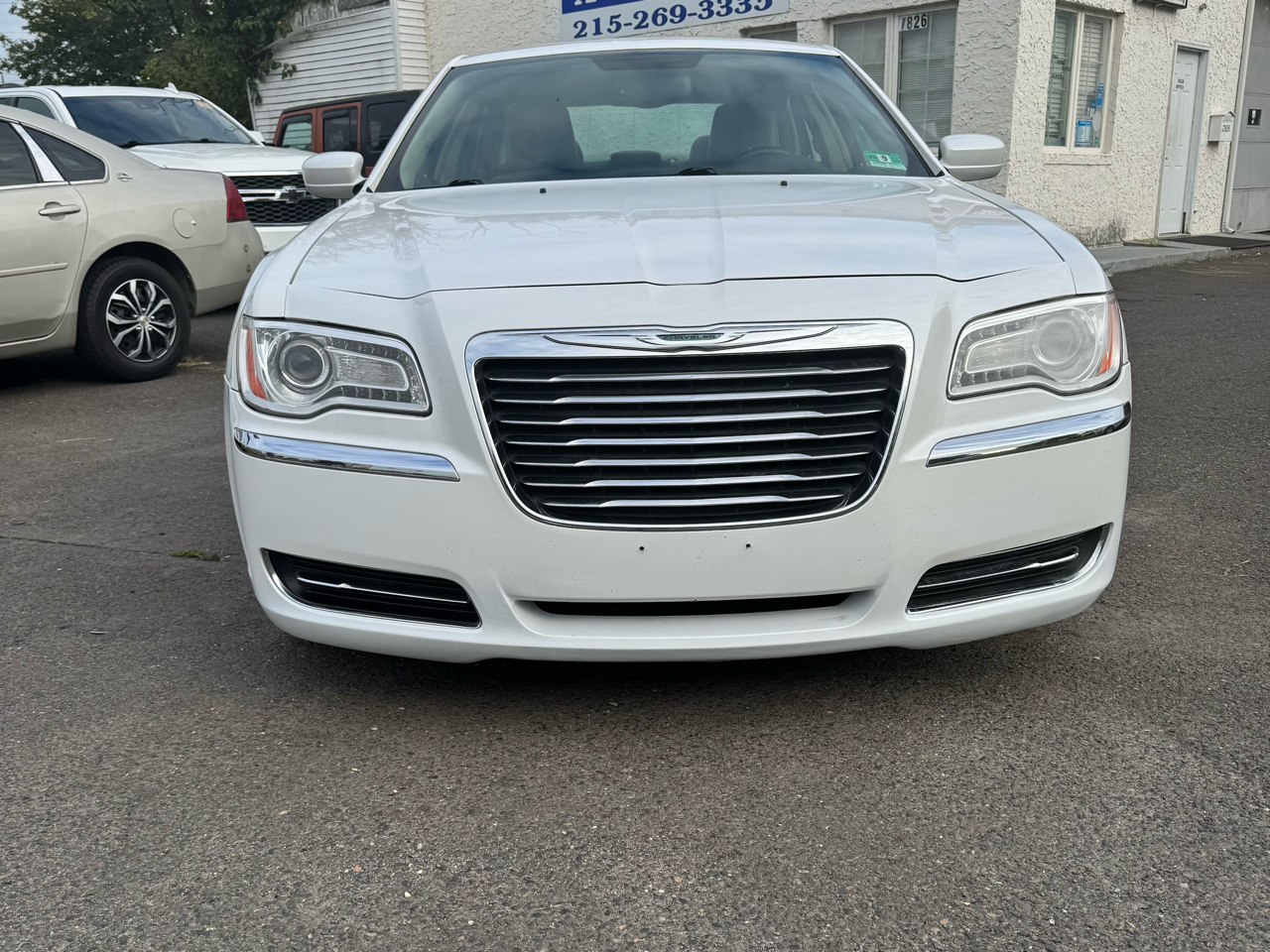 2013 Chrysler 300 Base Limited photo 4