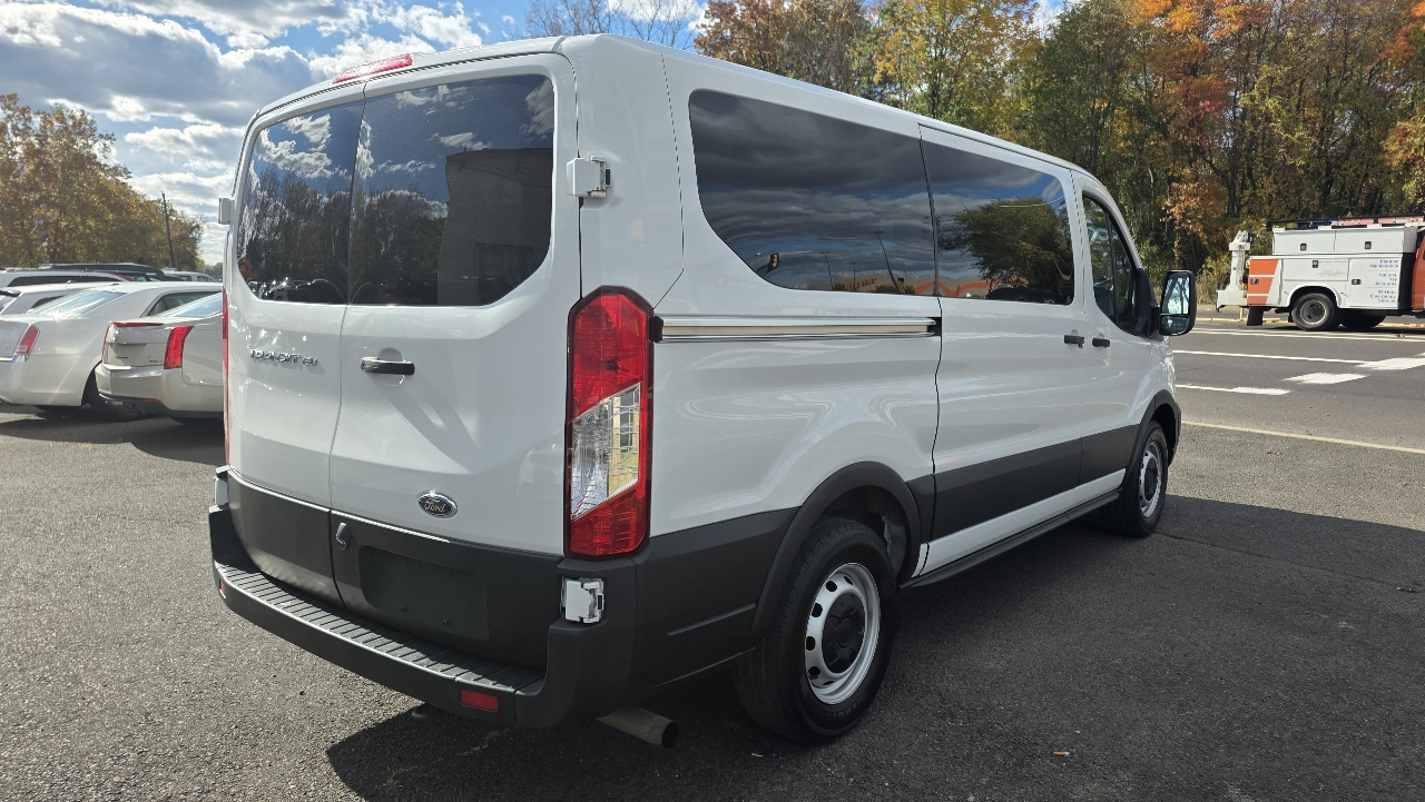 Ford Transit Passenger Wagon T-150 130" Low Roof XLT RWD 2020