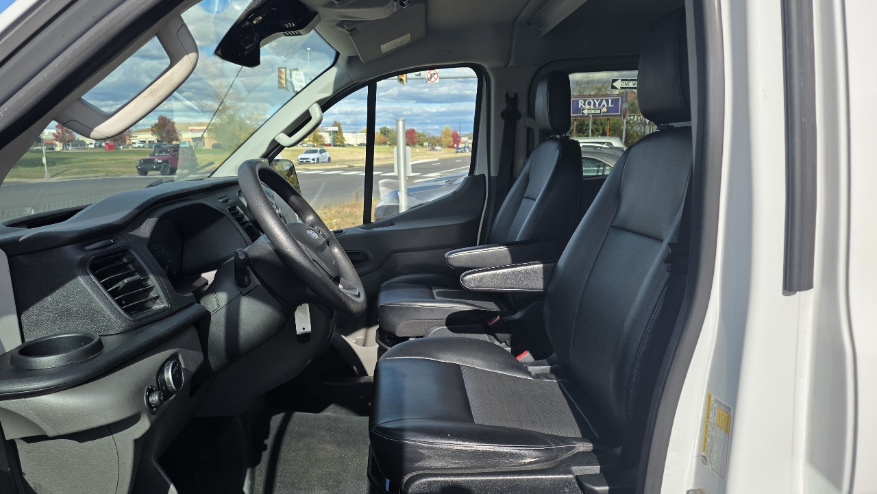 Ford Transit Passenger Wagon T-150 130" Low Roof XLT RWD 2020
