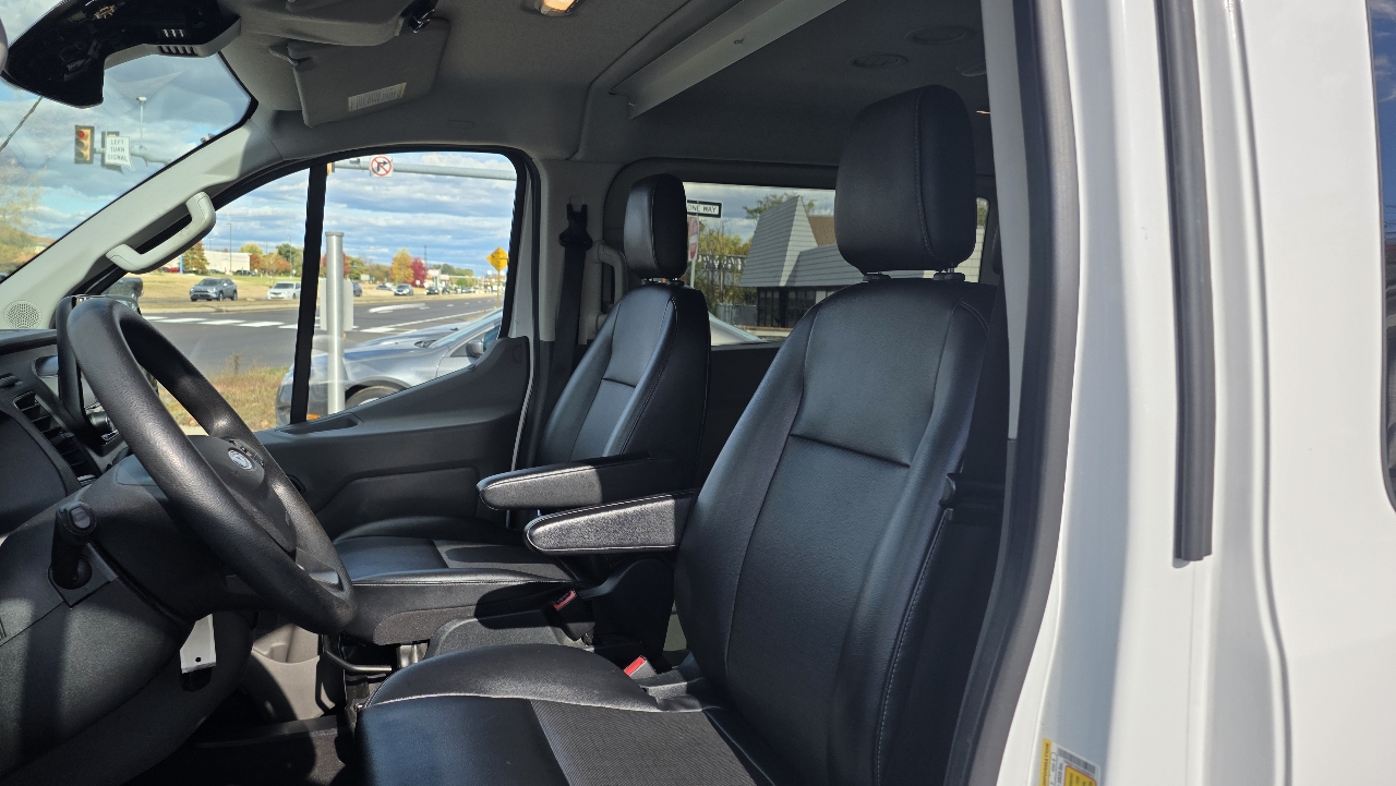 Ford Transit Passenger Wagon T-150 130" Low Roof XLT RWD 2020