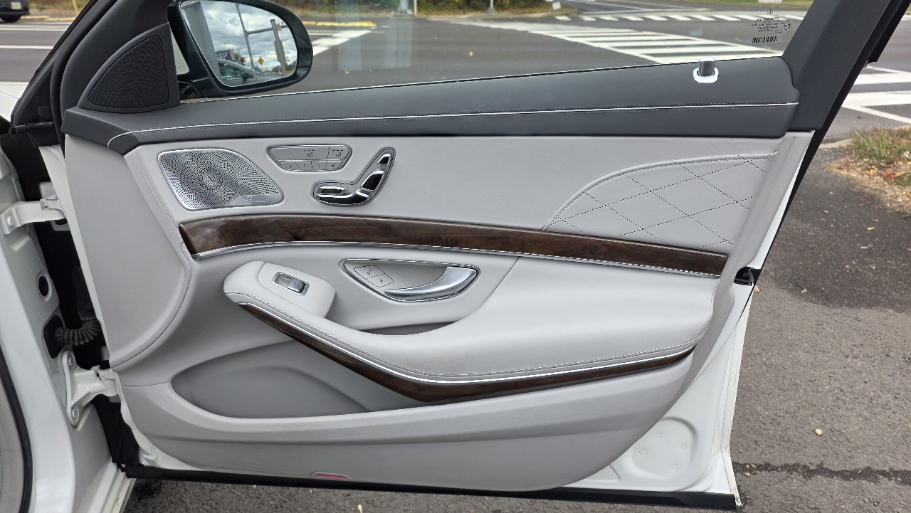 Mercedes-Benz S-Class 4dr Sdn S 550 4MATIC 2016