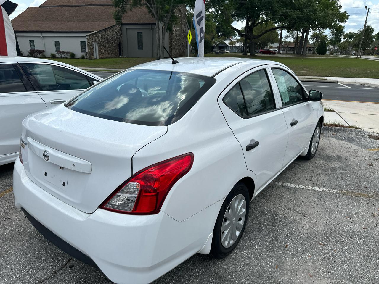 Nissan Versa  2017