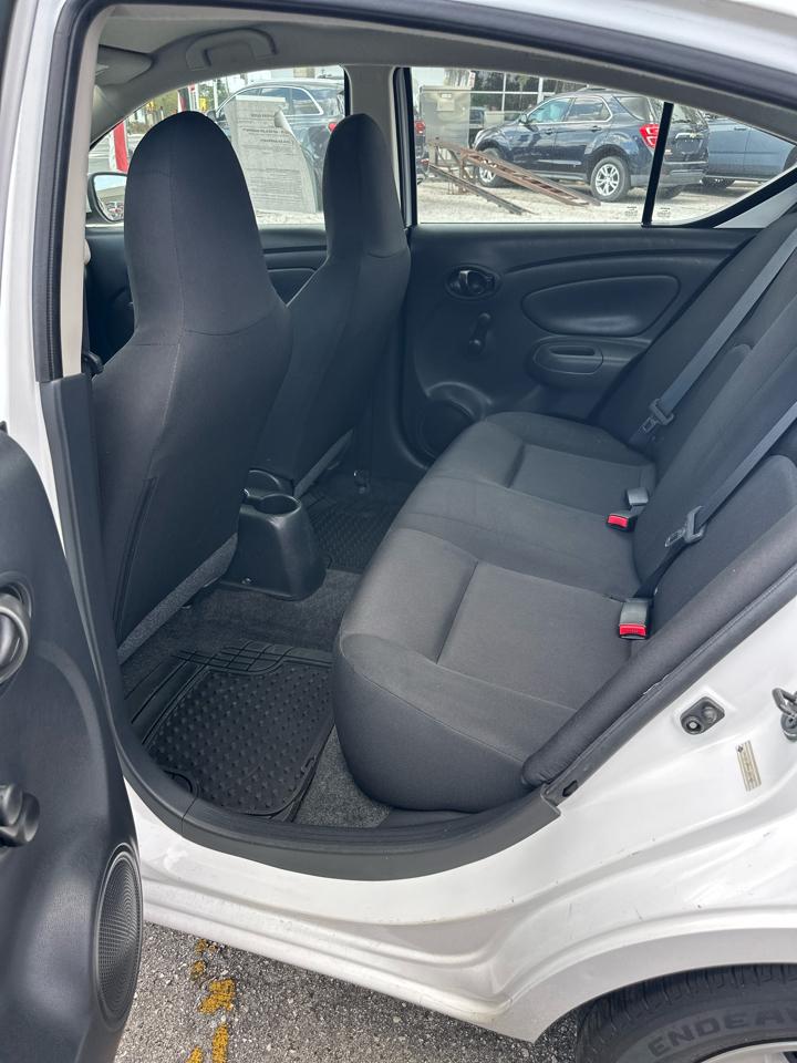 Nissan Versa  2017