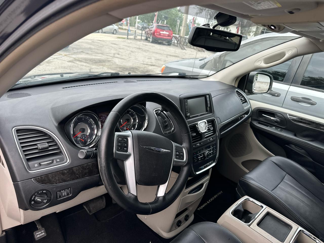 Chrysler Town & Country  2013