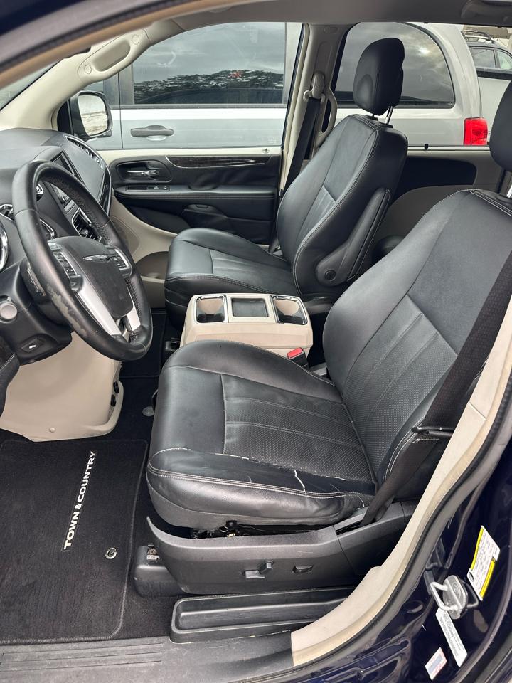 Chrysler Town & Country  2013