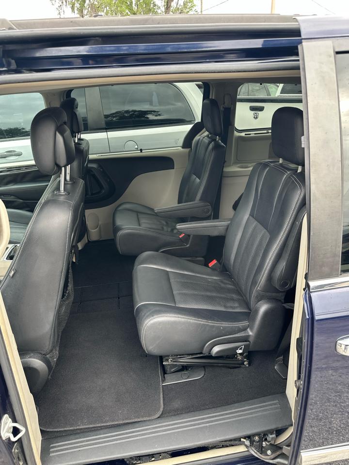 Chrysler Town & Country  2013