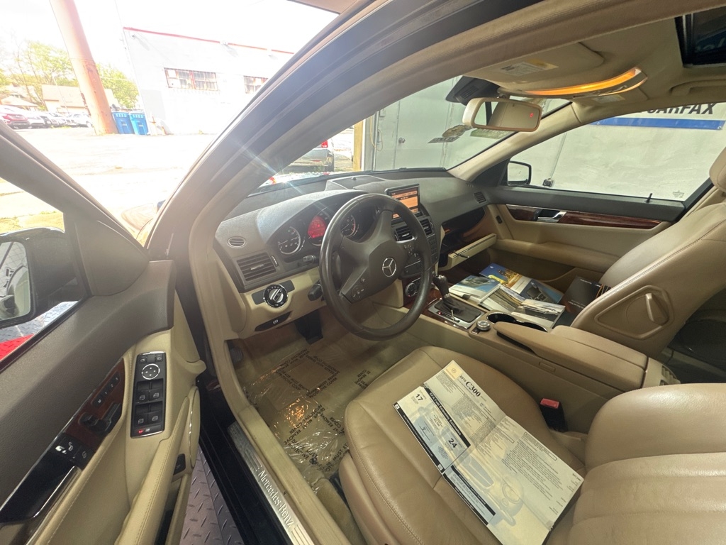 Mercedes-Benz C-Class  2010 Mercedes-Benz C-Class  2010