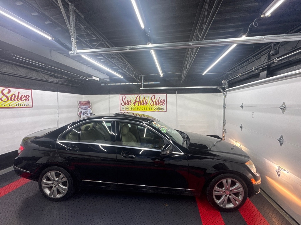 Mercedes-Benz C-Class  2010 Mercedes-Benz C-Class  2010