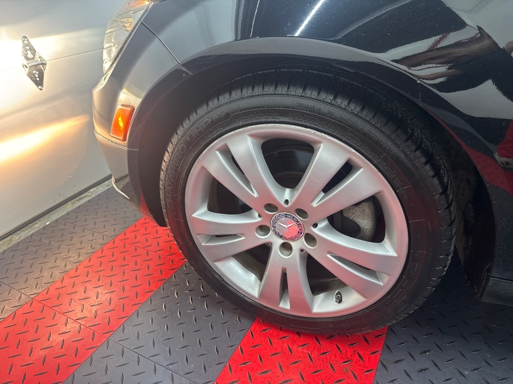 Mercedes-Benz C-Class  2010 Mercedes-Benz C-Class  2010