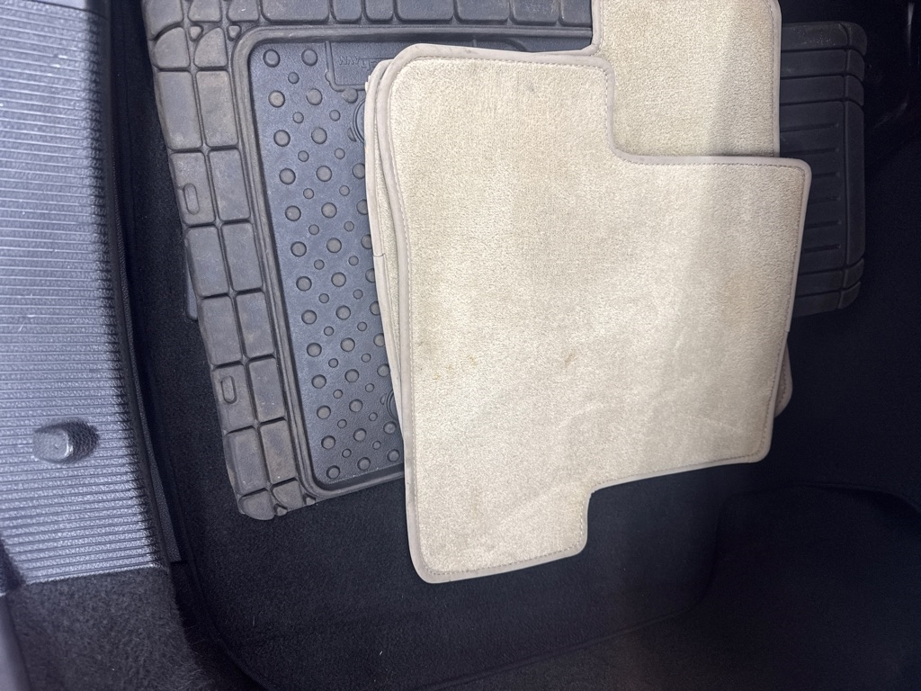 Mercedes-Benz C-Class  2010 Mercedes-Benz C-Class  2010