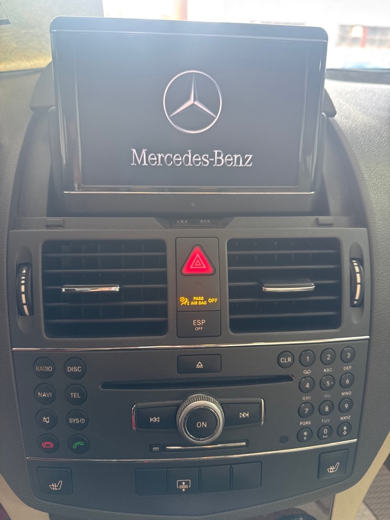 Mercedes-Benz C-Class  2010 Mercedes-Benz C-Class  2010