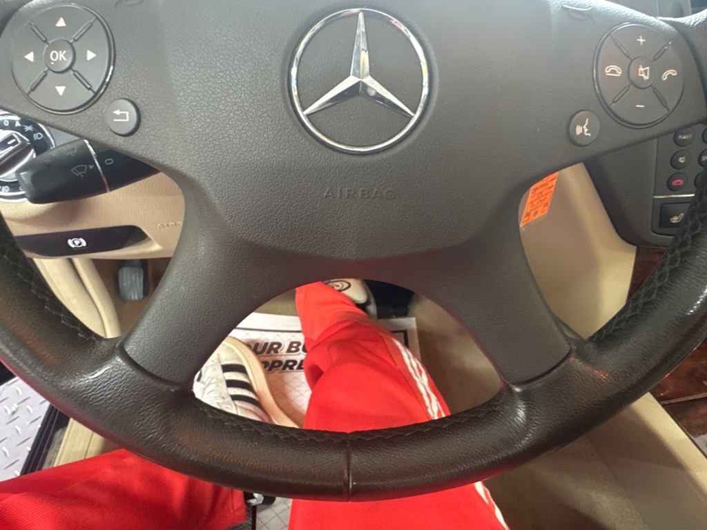 Mercedes-Benz C-Class  2010 Mercedes-Benz C-Class  2010