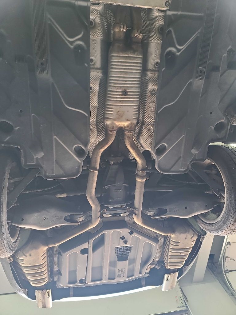 Mercedes-Benz C-Class  2010 Mercedes-Benz C-Class  2010