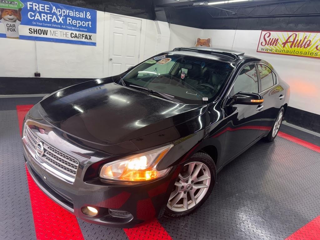 Nissan Maxima  2010