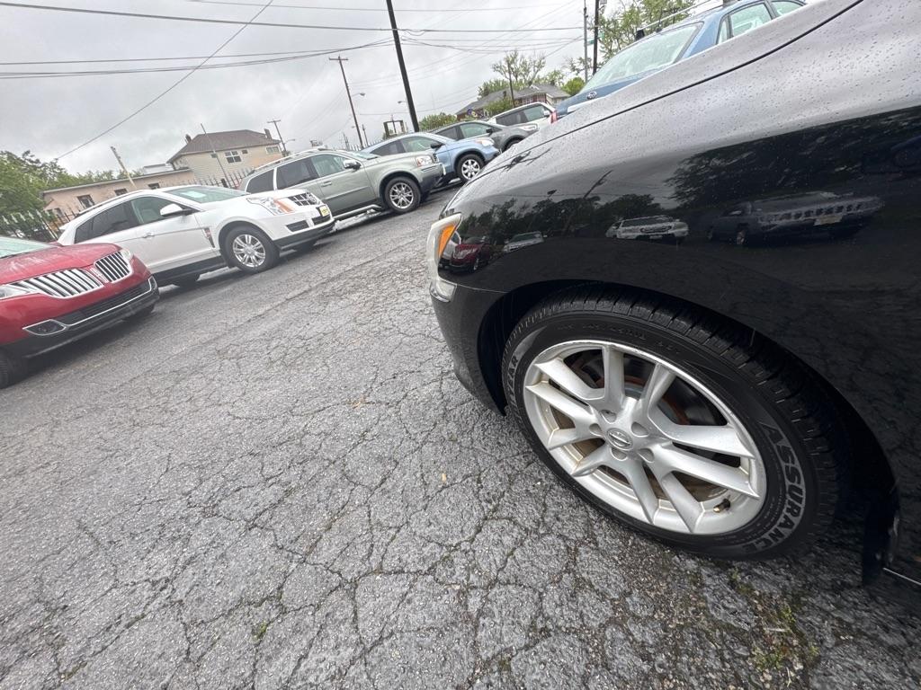 Nissan Maxima  2010