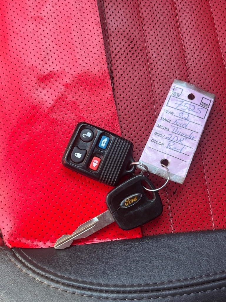 Ford Thunderbird  2002 Ford Thunderbird  2002