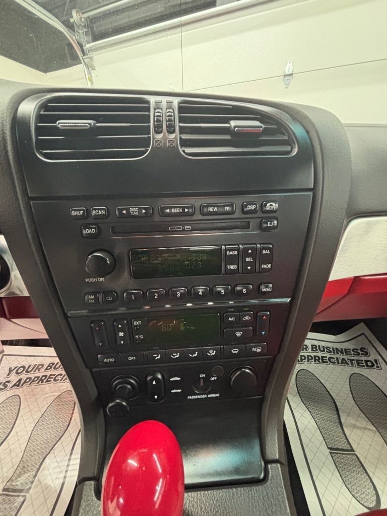 Ford Thunderbird  2002