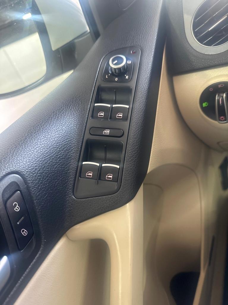 Volkswagen Tiguan  2014