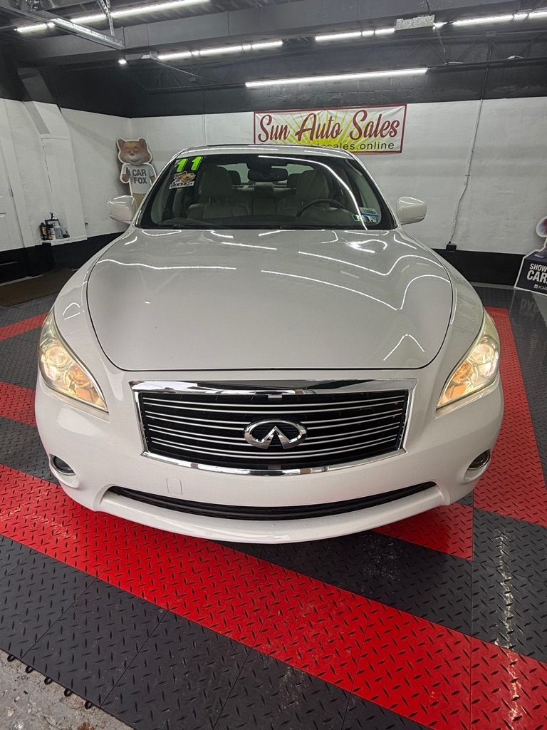 Infiniti M  2011